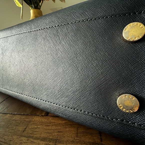 Michael Kors Medium Sutton Saffiano Leather Satchel Bag! - Picture 5 of 13